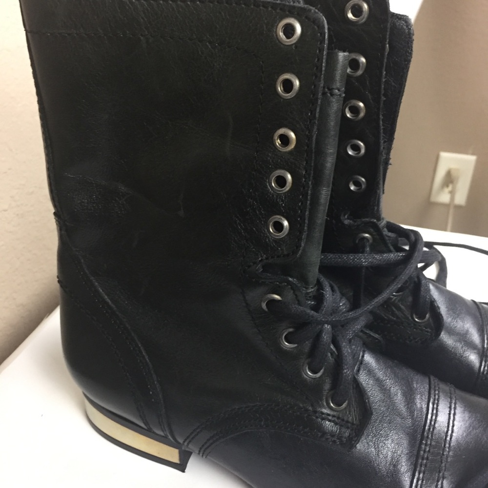 Steve Madden black leather combat boots 7.5
